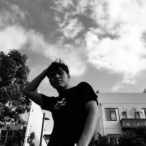 男生将78申请女生的定眼漫画
